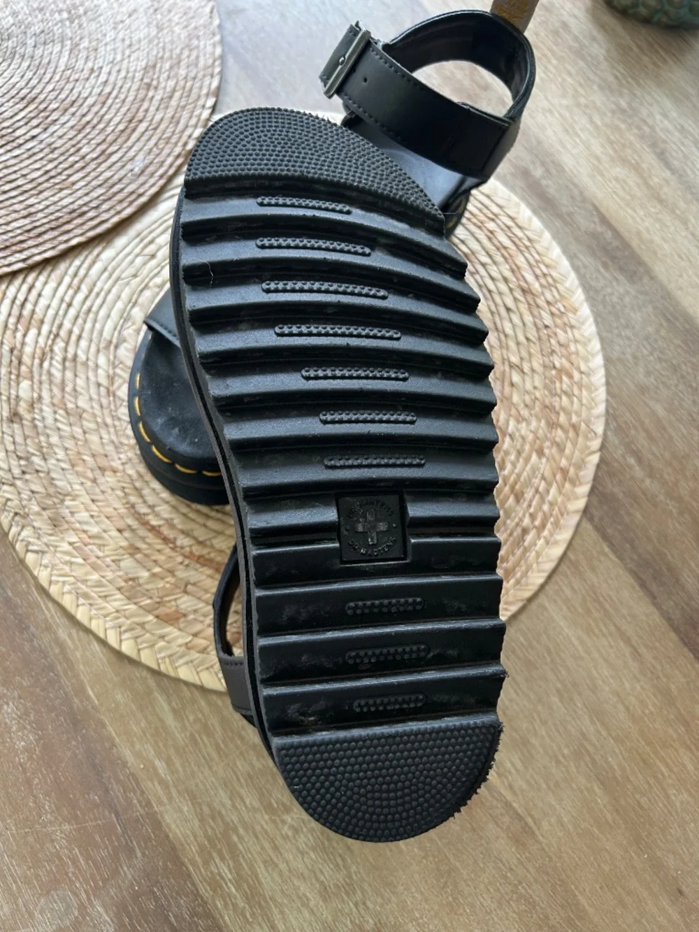 DR MARTENS BLAIRE SANDALS - SIZE 37